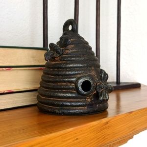 Cast-iron bee hive